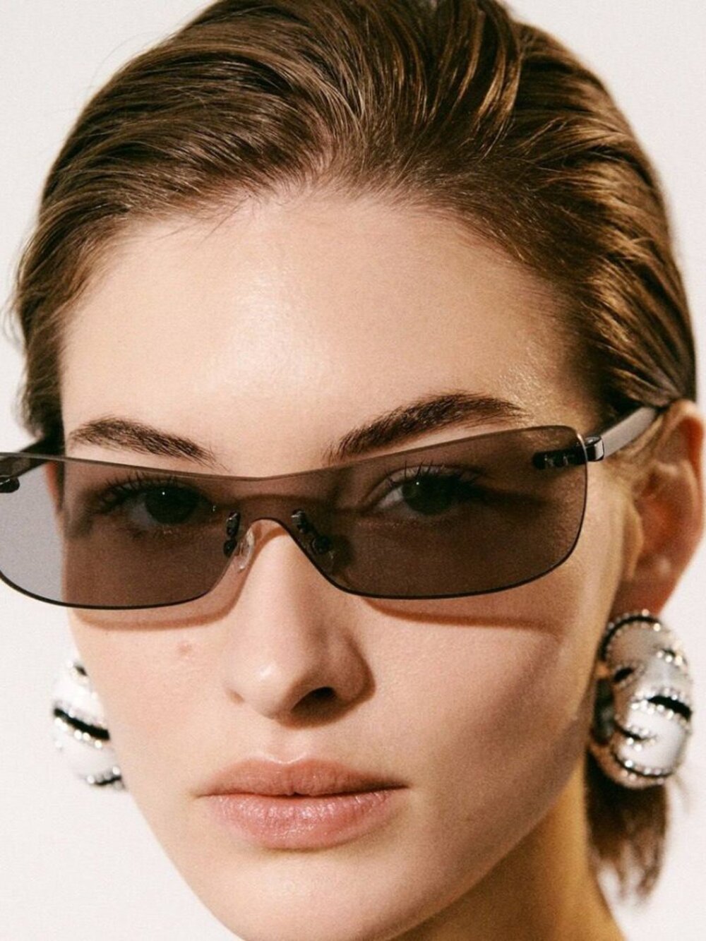 Jacquemus MIRADA JAC/69 C1 Shield Sunglasses - Matte Grey\Grey - Picture 2 of 10